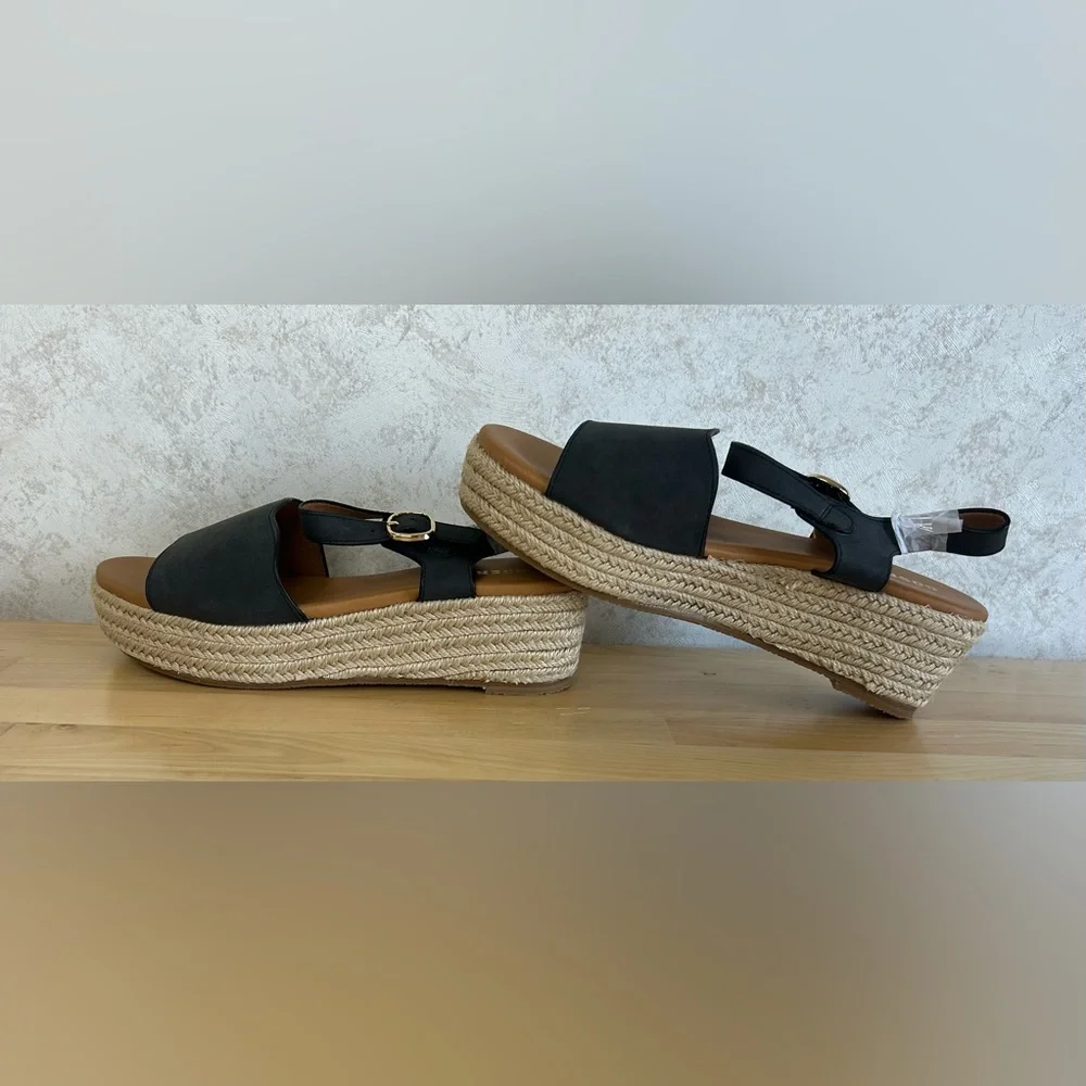 Black Scalloped Espadrille Platform Sandals Size 9 NWT In Box